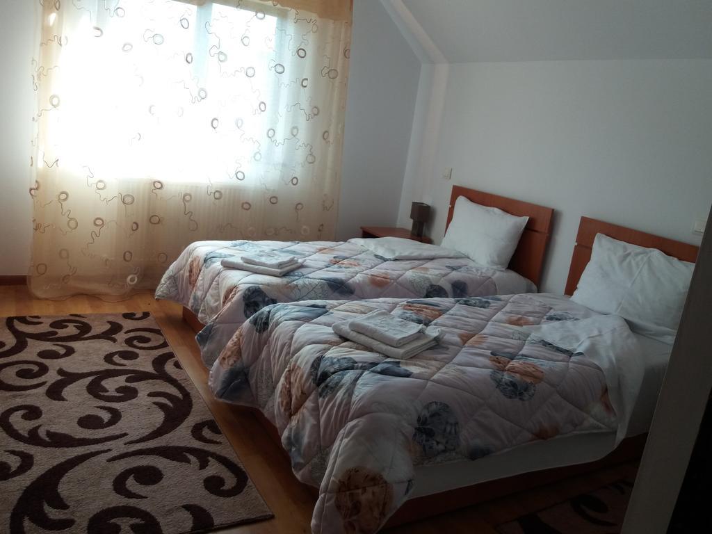 Karisma Kriss Otel Sucevita Dış mekan fotoğraf