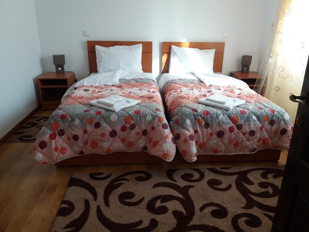 Karisma Kriss Otel Sucevita Dış mekan fotoğraf