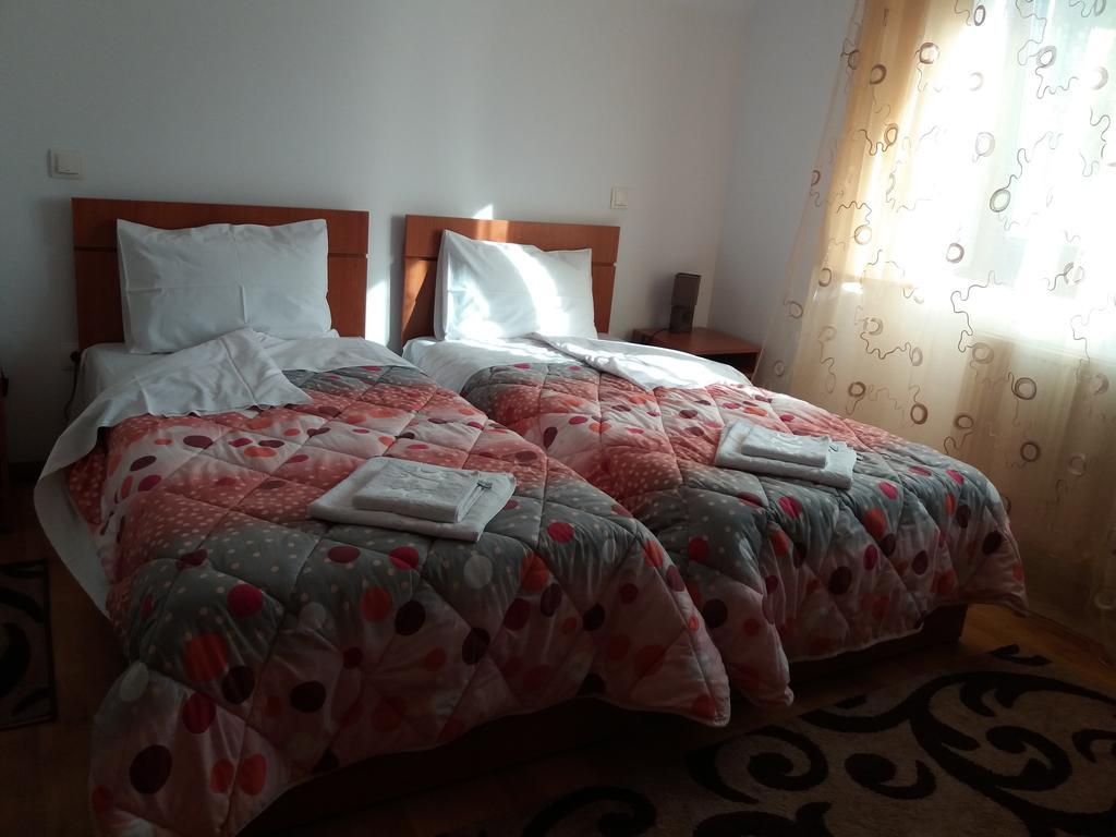 Karisma Kriss Otel Sucevita Dış mekan fotoğraf